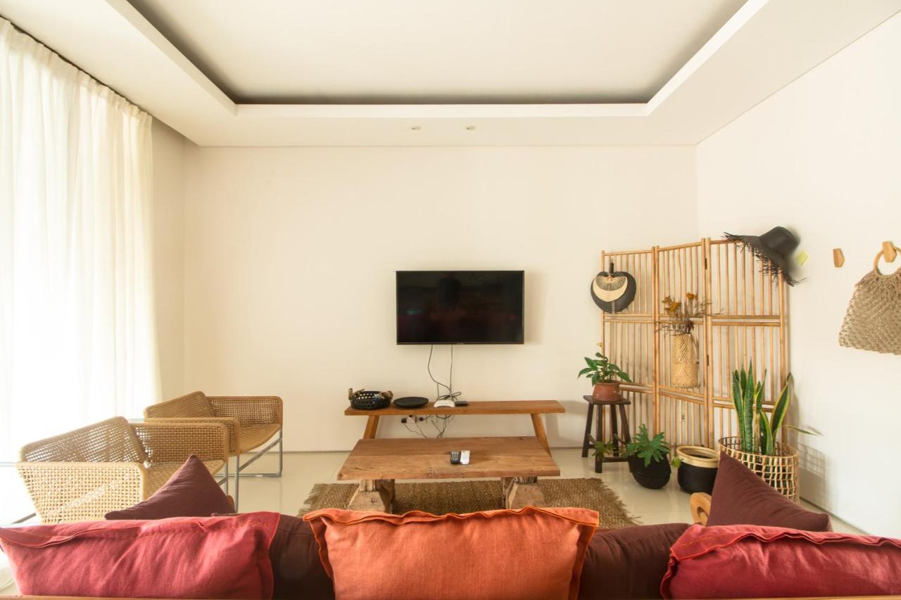Pelangi 148 Beach Suites 세미냑 외부 사진