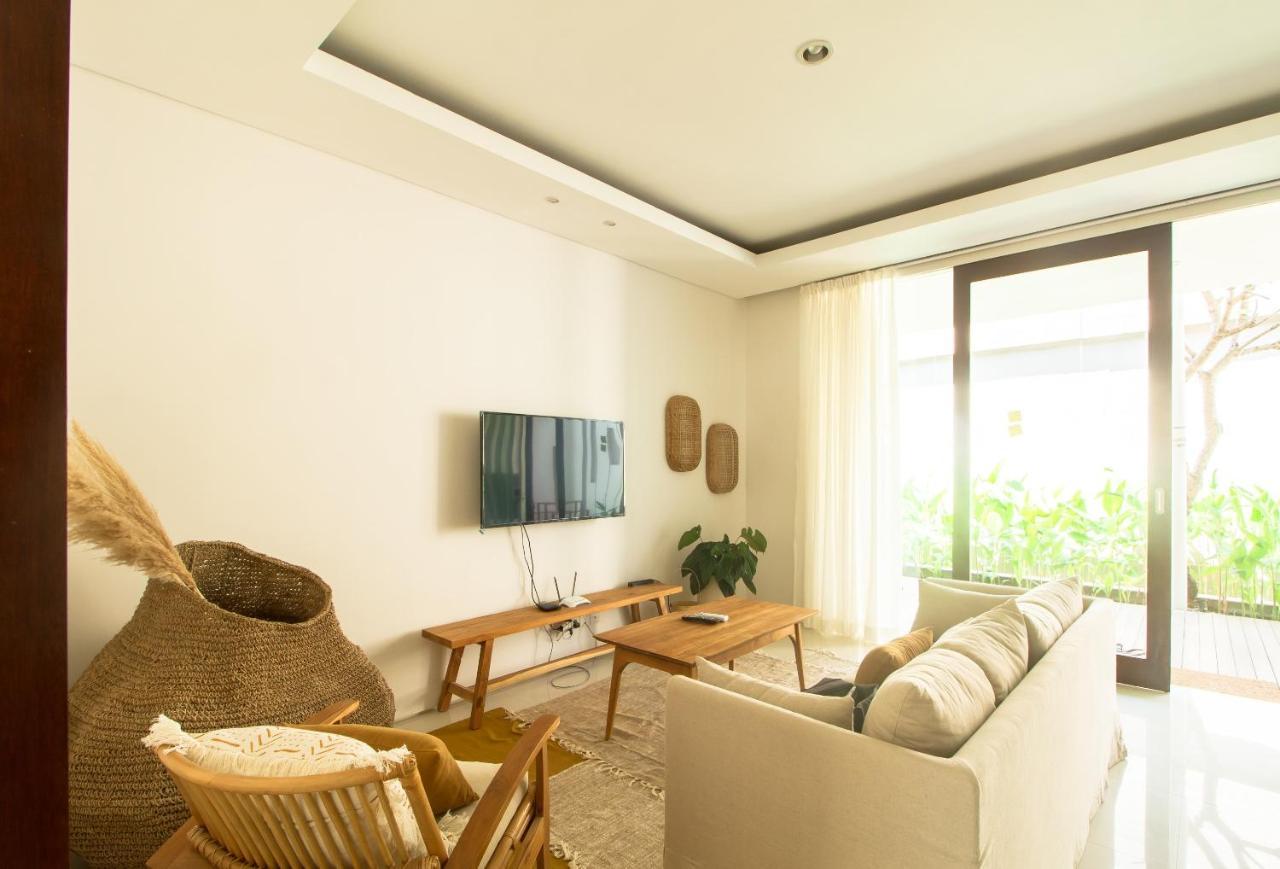 Pelangi 148 Beach Suites 세미냑 외부 사진